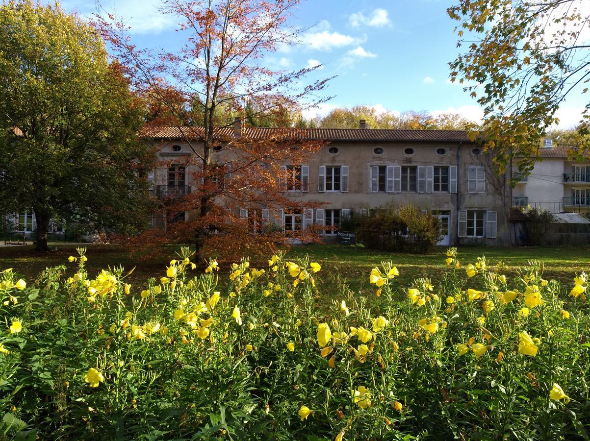 Lodge Hotel De Sommedieue Verdun Exterior foto